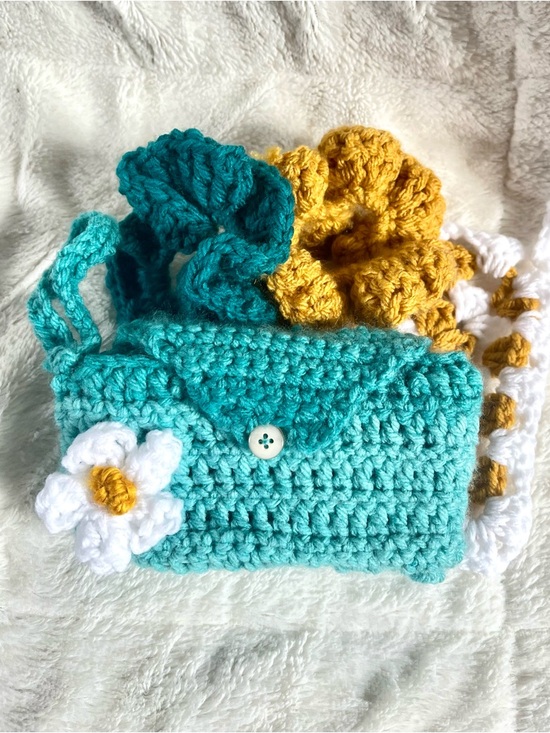 Handbags - BUNDLE !! Crochet (by me) Wristlet with 2 scrunchies and a Pot Holder